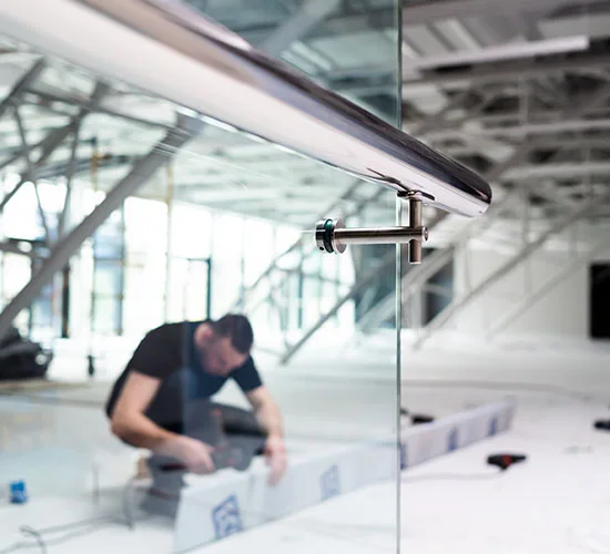 West Palm Beach, FL highly skilled glass repair technicians
